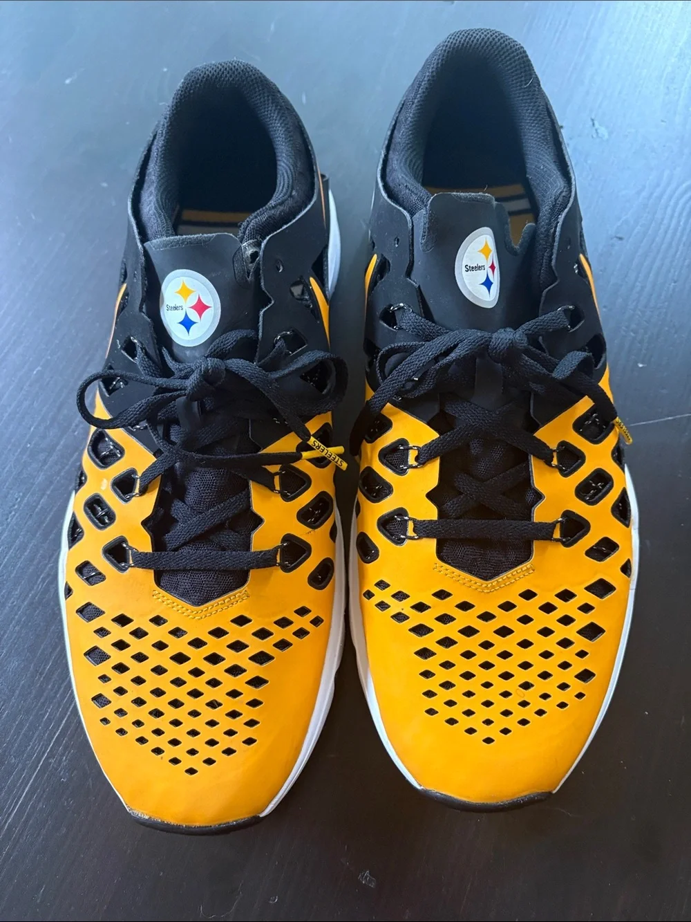 Nike limited edition steelers shoes size 13 only ever worn once